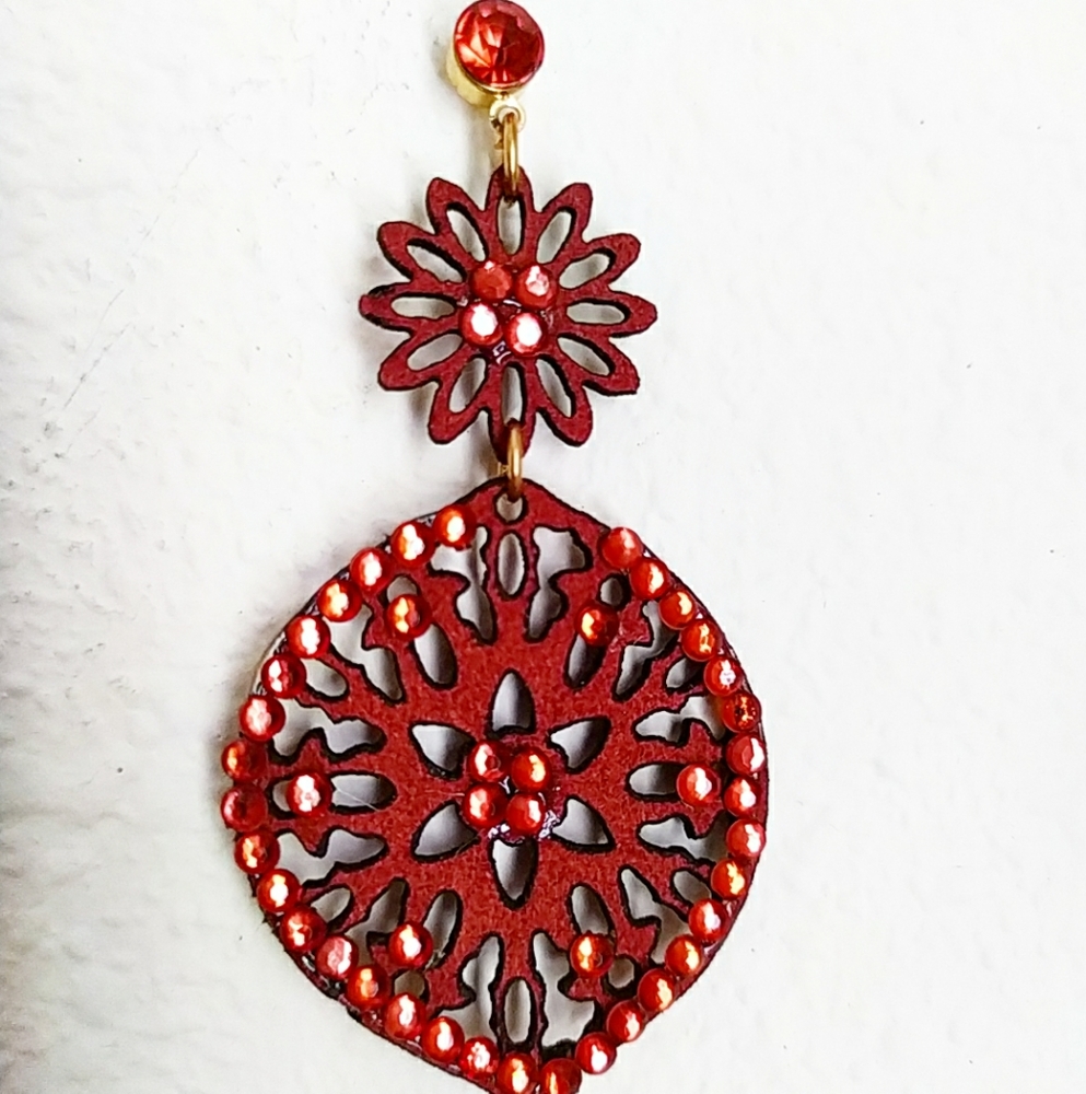 Earring - Picture 2 of 3
